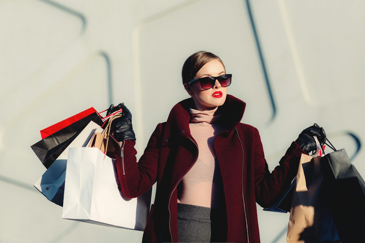 Selección de ropa para explorar en tienda